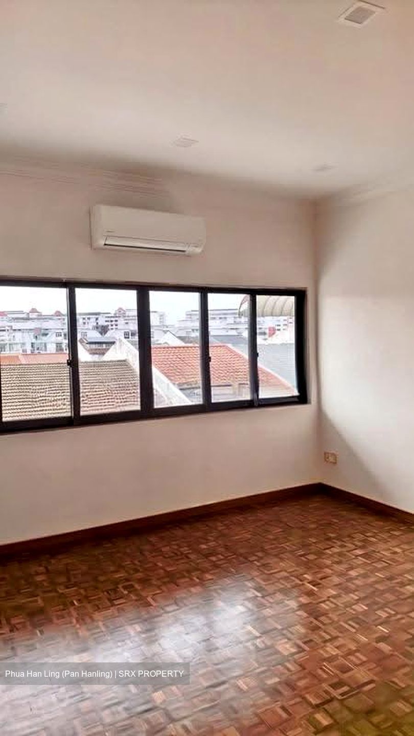 Golden Hill Estate (D19), Terrace #614093691